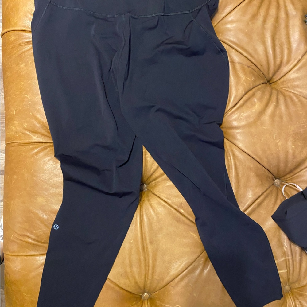 NWOT. Lululemon size 20 black leggings.
